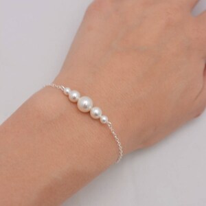 Floating pearl bracelet Clearance