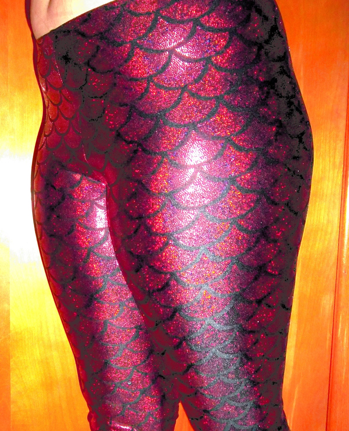 Shiny Red Dragon Scale Leggings 