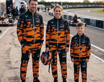Individuell bedruckter Fleece-Rennanzug, personalisierte F1-Team-Jogginghose und Hoodie, orangefarbenes Camouflage-Motorsport-Outfit mit Namen und Nummer