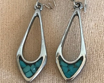 Turquoise oval smile earring - Navajo made.