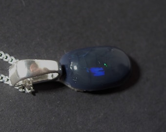 Pendentif Opale Naturelle Lightning Ridge – Bleu – Cabochon Argenté – Occasion