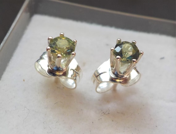 Sparkling Natural 3.0mm Green Australian Sapphire Ear Studs, September Birthstone, Taurus Star Stone, Stirling Silver