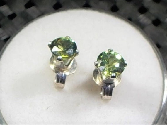 Sparkling Natural 4.0mm Green Australian Sapphire Ear Studs, September Birthstone, Taurus Star Stone, Stirling Silver
