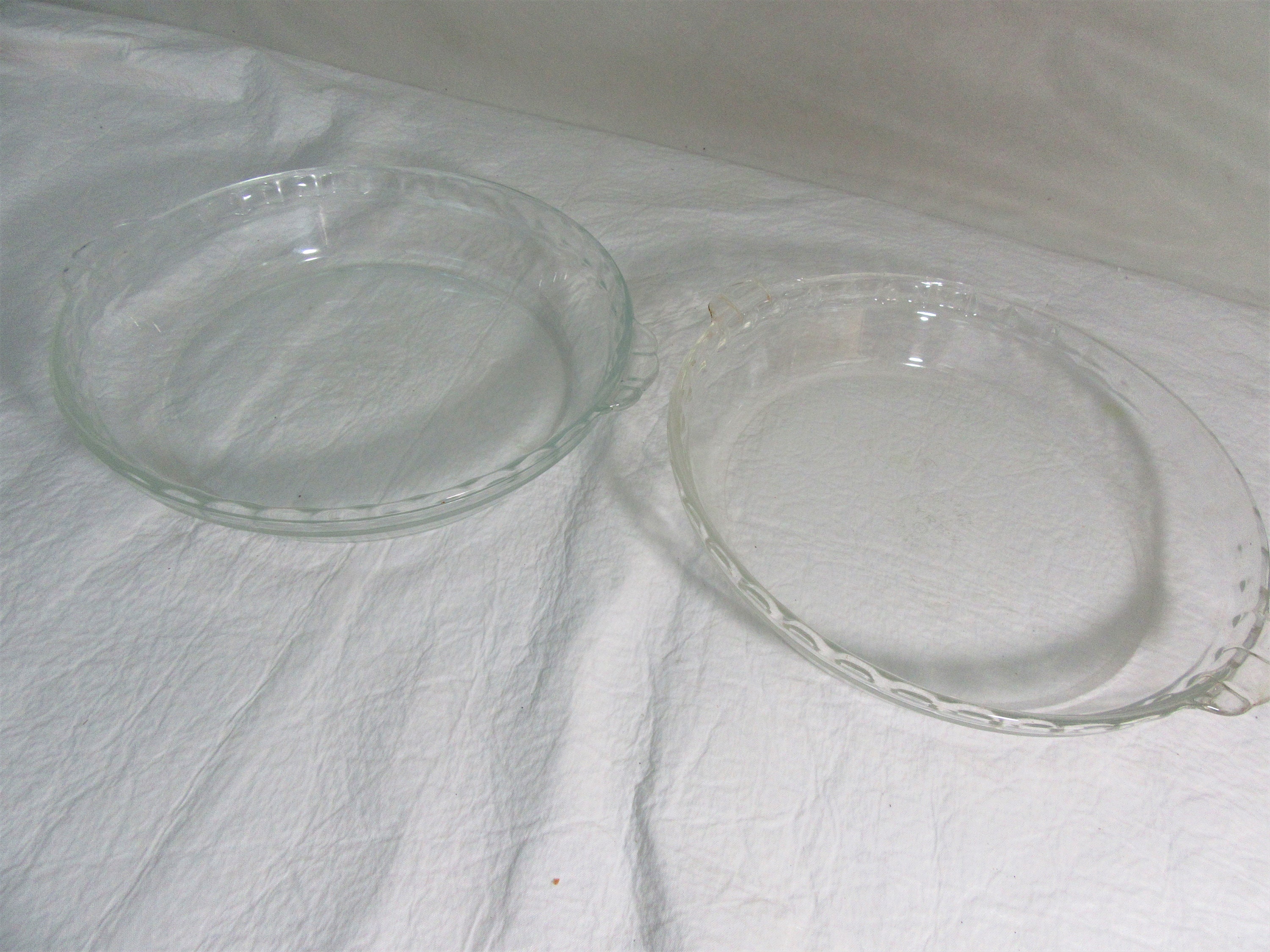 Pair of Vintage Pyrex Pie Plates 9 1/2 Scalloped Edges Etsy