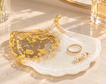 Schmuckschale aus Kunstharz, Ringablage in Ginkgoblatt-Optik – Handgefertigt mit Weißgoldfolie oder mehrfarbig