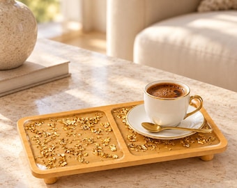 Vassoio in bambù con resina epossidica e lamina d'oro, piccolo vassoio rettangolare per toeletta e per esporre il caffè.