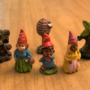 Vintage MINIATURE gnome figurines - 6 piece set - gnomes and accessories