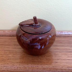 Vintage wooden apple trinket box - SMALL - wood - 2 3/4&quot;
