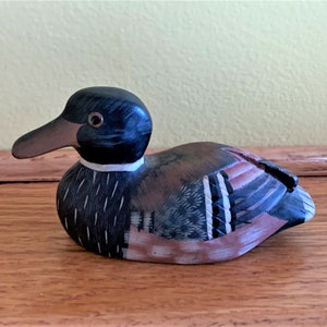 Vintage stone duck figurine - SMALL - hand painted - 4&quot; long - 2 1/4&quot; tall - glass eyes