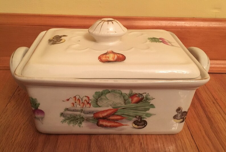 with 2 handles vegetables Vintage covered casserole dish rectangle