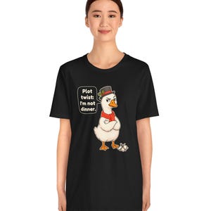 Christmas Goose Shirt, Funny Christmas Carol Tee, English Teacher Gift, Book Lover Gift, Cute Goose Lover Holiday Shirt, Chibi Watercolor bild 2
