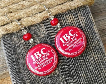 Pendientes de tapa de botella de cerveza de raíz - Pendiente de tapa de botella - Joyería de tapa de refresco - Regalos geniales - Joyería para beber - Regalos para ella - regalos de refrescos divertidos