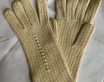 Vintage Ivory Women’s Gloves Knitted