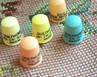 Advertising Thimbles Plastic Quiltworks set of 5