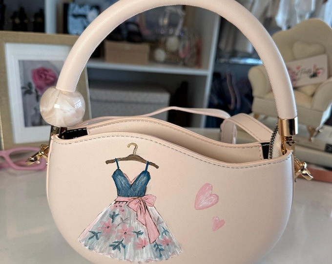 Garden Party is a sweet soft pink bag.  Great for a party or to give as a gift!