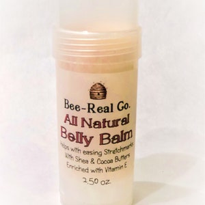 以下が含まれることがあります： Bee-Real Go. All Natural Belly Balm. Helps with easing Stretchmarks With Shea & Cocoa Butters Enriched with Vitamin E 2.50 oz.と書いてあるラベルが付いた白いプラスチックチューブ