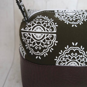 Screen printed large makeup / cosmetic / wash / travel bag imagem 2