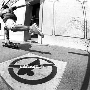 80s Skate Photo - Steve Rocco Hermosa Beach - Eighties Skateboarding Fotografía 18X24"
