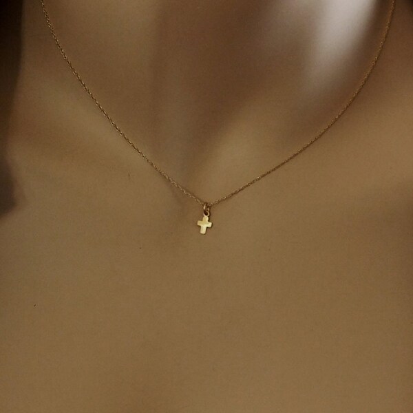 KLEINE Goldkreuzhalskette, 14k Goldkreuzhalskette, christliche Kreuzhalskette, solide Gold kleine Kreuzhalskette, minimalistische Kreuzhalskette