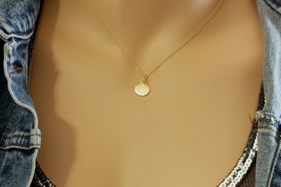 Gold Shell Necklace 14k Gold Clam Shell Necklace Small Etsy Gold Shell Necklace 14k Gold Clam Shell Necklace Small Etsy