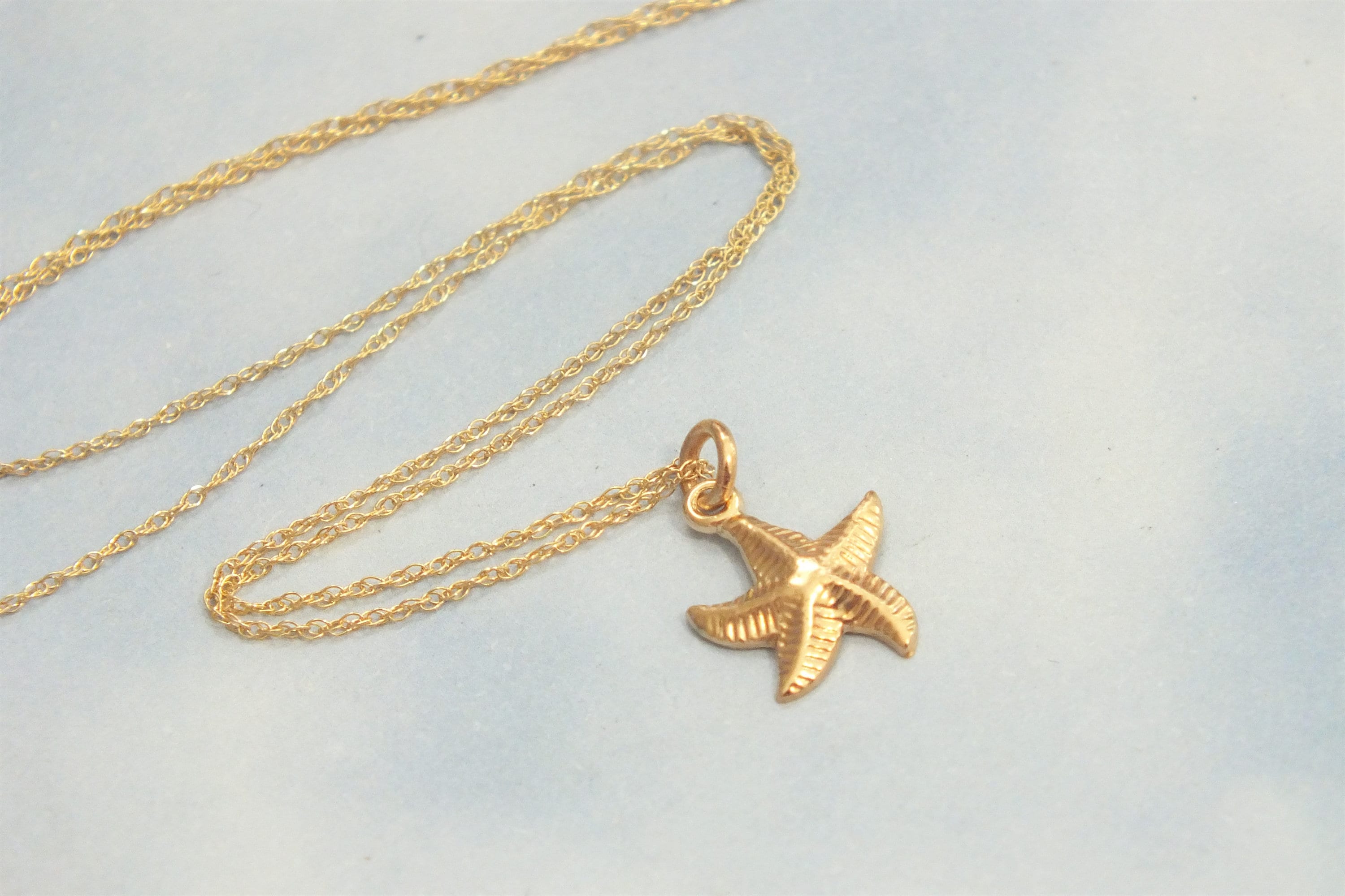 16 mm 14K White Gold Starfish Pendant