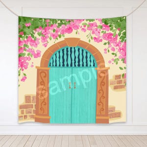 Puede incluir: Una puerta doble azul turquesa con un arco marrón y flores rosas colgando encima. La puerta tiene un diseño decorativo y dos manijas de puerta de latón. El fondo es amarillo claro con una pared de ladrillo.