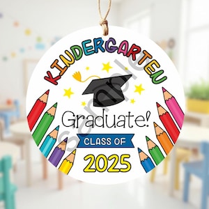 Diplômé de la maternelle 2025 | Étiquette-cadeau ronde | Taille de 2 pouces | Format JPG | Imprimable | Téléchargement instantané !