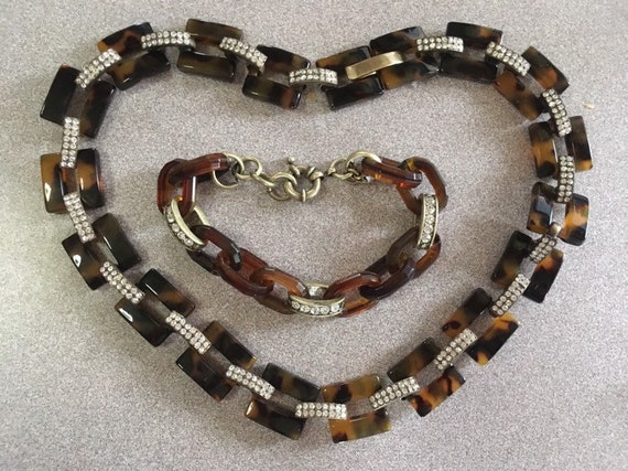J Crew Vintage Faux Tortoise Necklace 