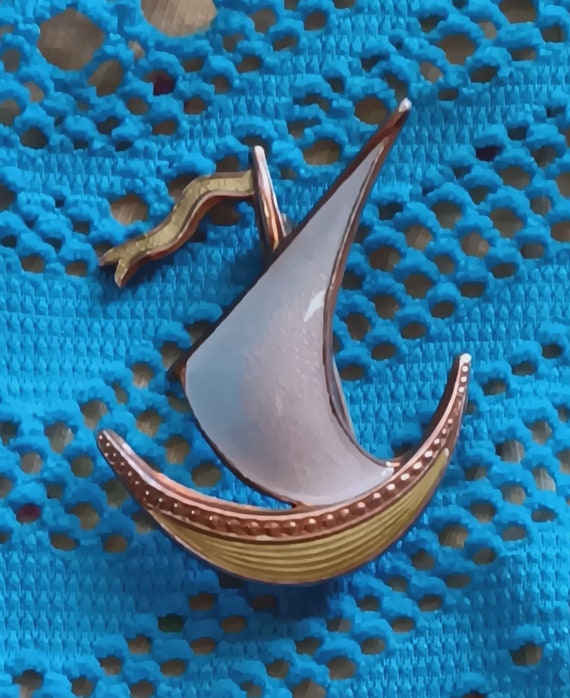 Norway Sailboat Pin