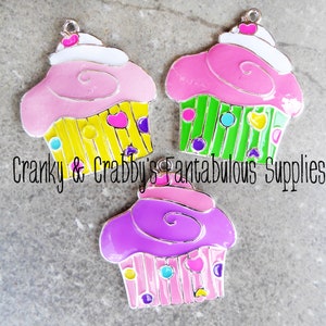 Cupcake Pendant - Set of 1 - Enamel and Metal -  45mm x 42mm - Pink or Hot Pink