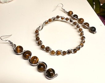Handcrafted Wire-Wrapped Jewelry Set: Round Beads, Hook Closure