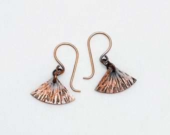 Handcrafted copper earrings. Minimalist, boho, bohemian, rustic, geometric. Oxidized. Handmade ear wires / hooks (925 silver hook optional).