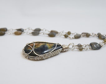 Handcrafted necklace with pendant. Argentium & 925 silver, large Labradorite gemstone cabochon, Labradorite beads. One-of-a-kind, handmade.