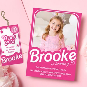 Foto editable linda invitación de cumpleaños de caja de muñeca rosa fuerte, vamos muñeca vamos a fiesta, etiqueta de favor, móvil evitado incluido, Corjl imprimible