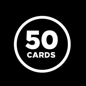 Op de afbeelding: Een witte cirkel op een zwarte achtergrond. De cirkel bevat het getal 50 en de tekst "CARDS" in wit.