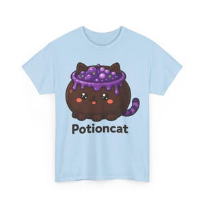 T-shirt met heksenkat voor Halloween, schattig T-shirt met heksenkat, kawaii T-shirt met heksenketel en toverdrank, unisex heksenachtig cadeau afbeelding 4
