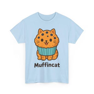 Blueberry Muffin Cat T-Shirt, Cottagecore Muffin Shirt, Baker Gift, Cute Foodie Cat Tee, Cat Lover Gift, Unisex Bakery Cat Shirt, Muffincat Bild 4