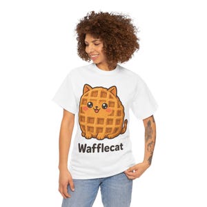 Camiseta de gato gofre, divertida camiseta de gato para el desayuno, regalo para amantes del brunch, linda camiseta de gato para amantes de la comida, regalo para amantes de los gatos, camiseta unisex de gato de panadería, gato gofre imagen 7