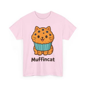 Blueberry Muffin Cat T-Shirt, Cottagecore Muffin Shirt, Baker Gift, Cute Foodie Cat Tee, Cat Lover Gift, Unisex Bakery Cat Shirt, Muffincat Bild 5