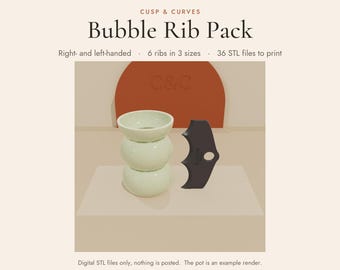 Puede incluir: Un conjunto de archivos digitales Cusp & Curves Bubble Rib Pack con 36 archivos STL para imprimir. Incluye una maceta de cerámica de color verde claro con tres niveles en forma de burbuja y una herramienta de alfarería negra.