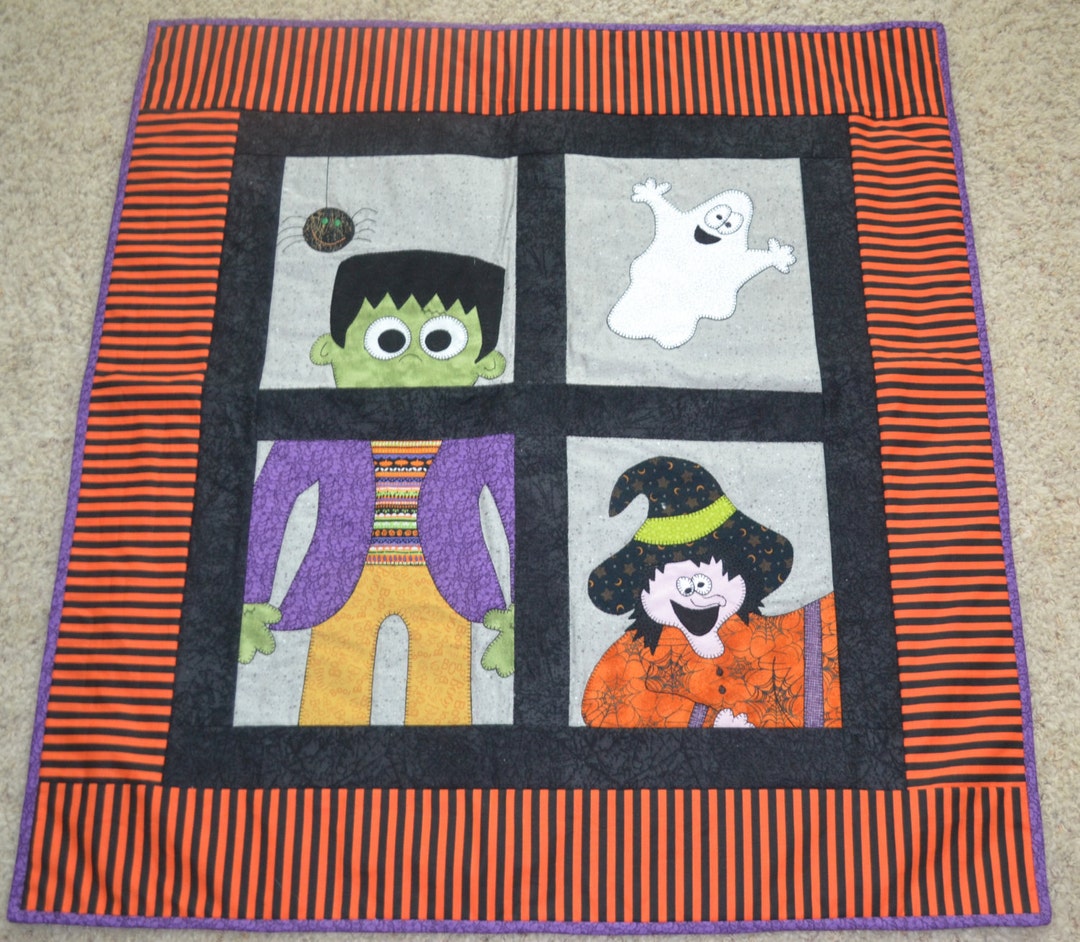 Halloween Quilted Window Wall Hanging - Etsy