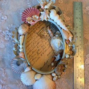 Handgjord snäcksmyckesask: Väggkonst med sjöjungfru och pärlor