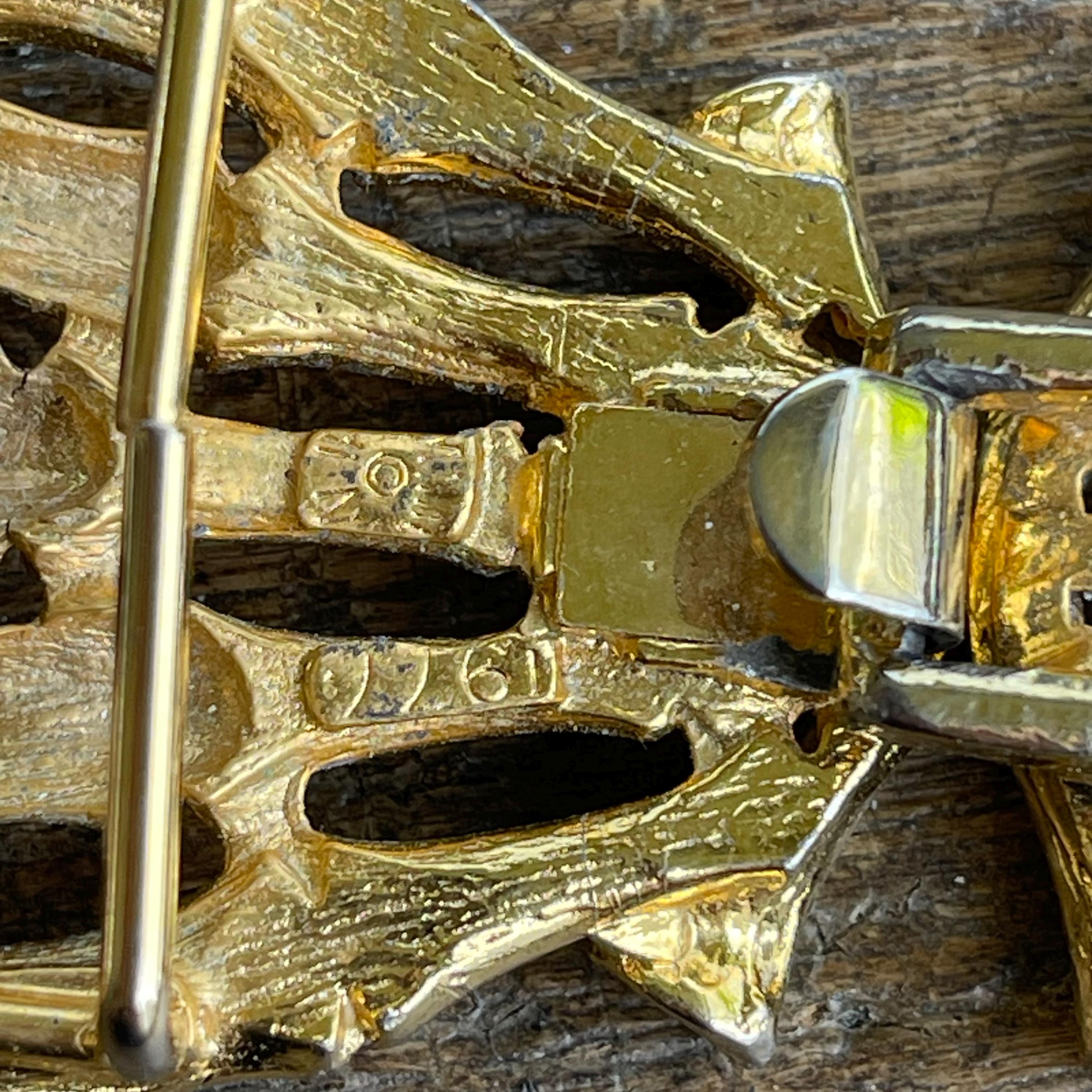 Vintage Mimi Di N Signed Buckle Bamboo Figural Raised Design 