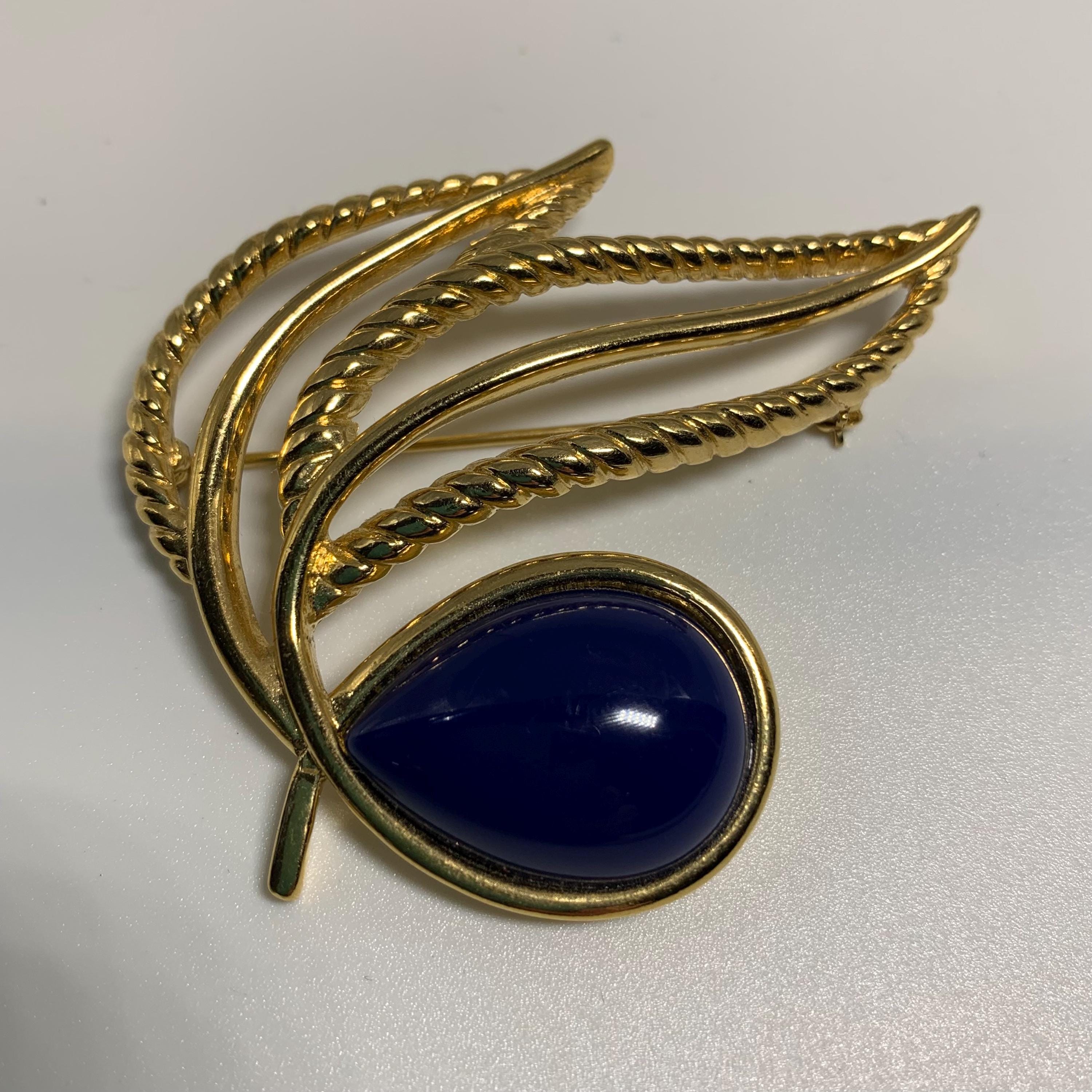 Vintage Signed Designer Trifari Blue Teardrop Shaped Cabochon Gold ...