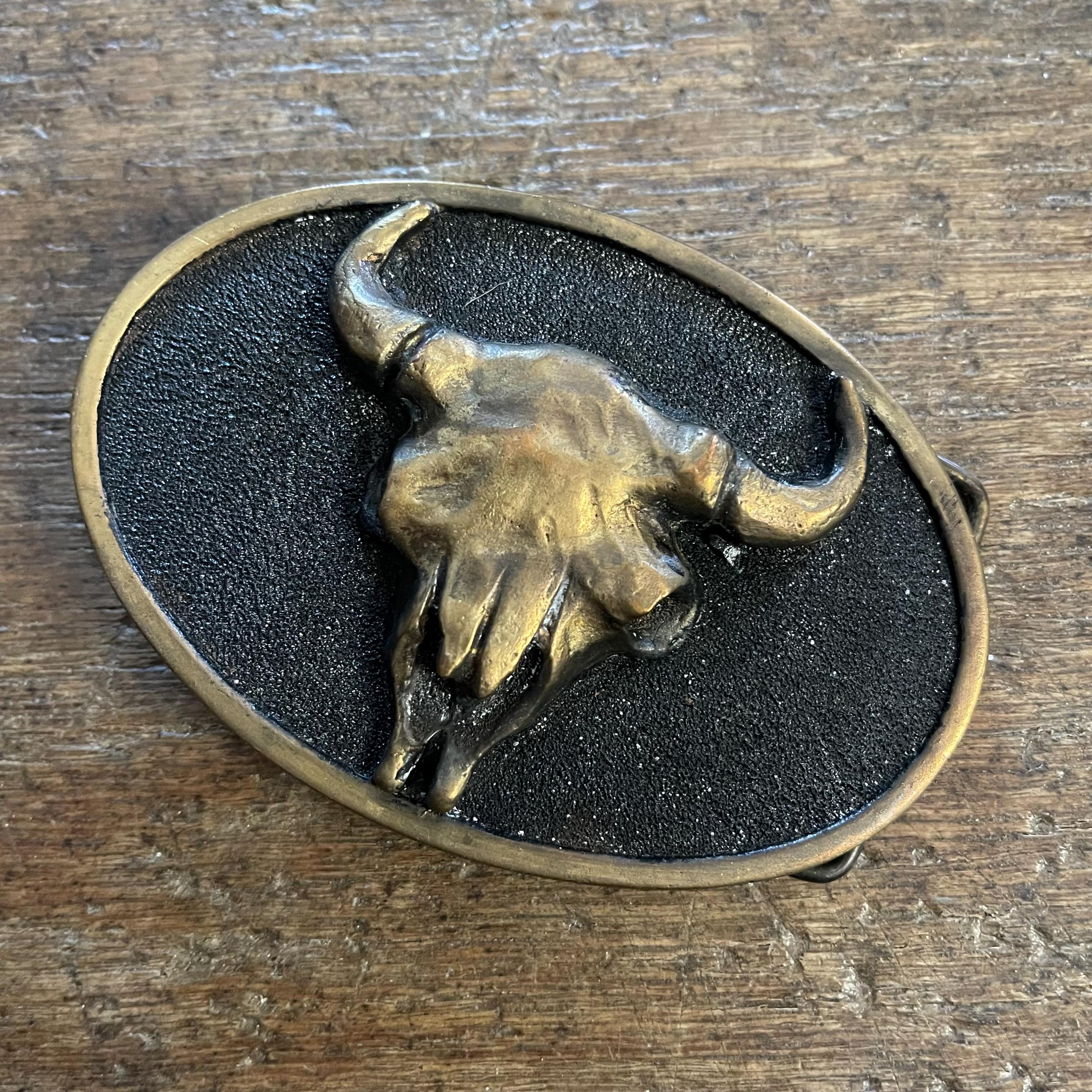 Vintage Steer Skull Figural Native American Western Themed 