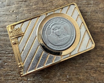 Vintage buckle Statue of Liberty New York City scenic New York gold and silver with pewter colored coin belt buckle 1982 USA