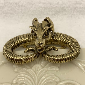 Vintage Ram sheep pin brooch Aries zodiac highly detailed figural vintage goldtone pin
