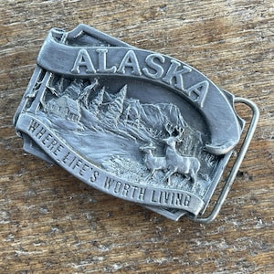 Vintage Alaska Where Life’s worth living 1983 wilderness scene pewter colored belt buckle Siskiyou