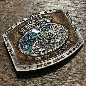 Vintage belt buckle Southern Comfort alcohol liquor advertising pewter colored enameled belt buckle