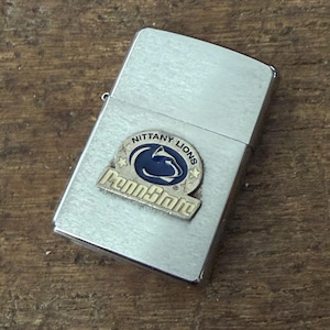 Vintage Zippo Pennsylvania State University PSU Penn State Nittany Lion logo Enameled Lighter
